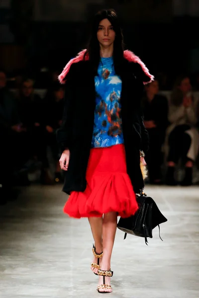Look 15